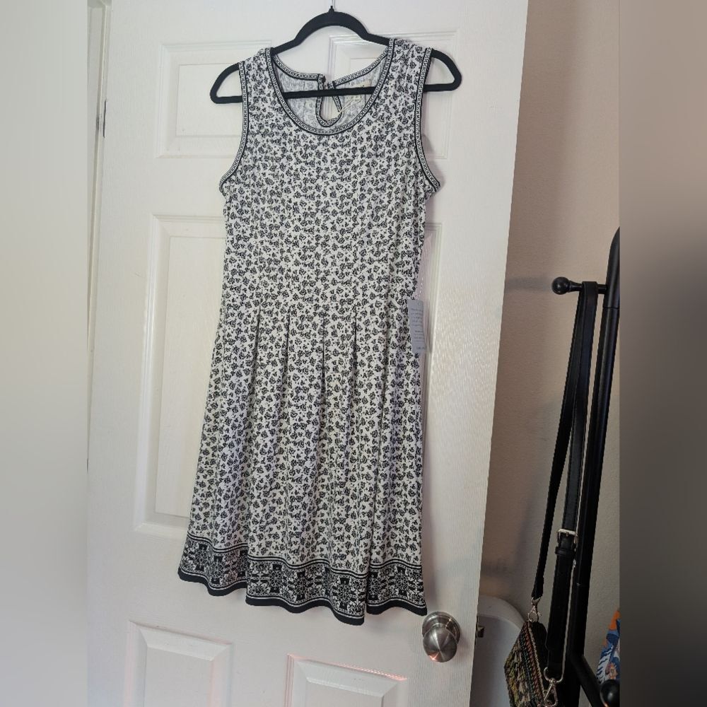 Max Studio Black and White Floral Dress NWT Size L
